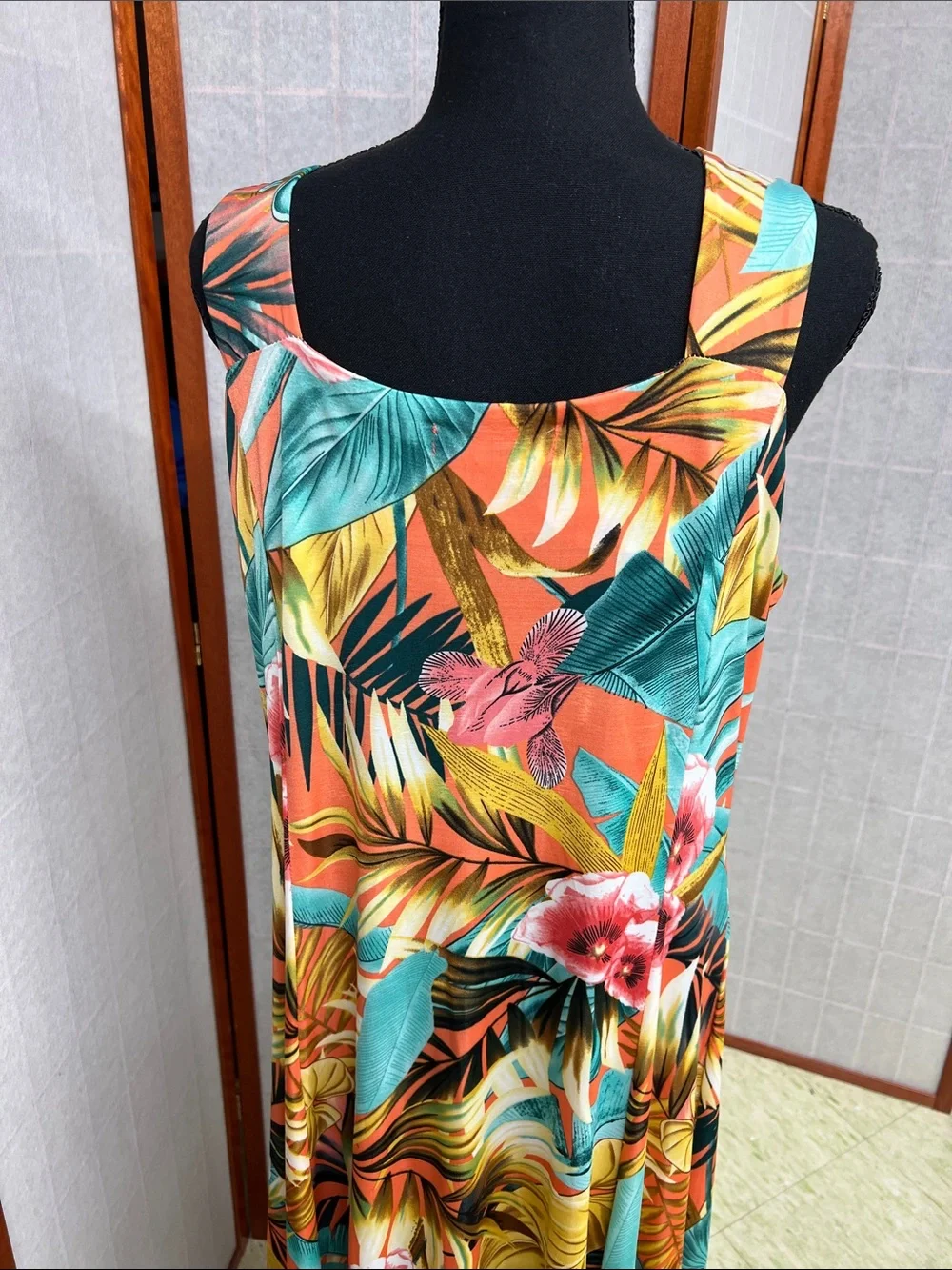 Tropical V-Neck Maxi Dress in Coral Multi - Picture 3 of 5